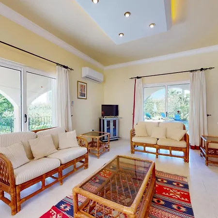 Villa Well House *